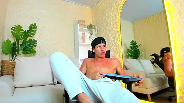 Freechat Benjamin_More on StripChat