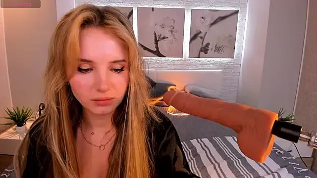 Betty_June on StripChat