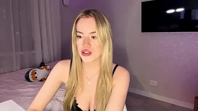 Between_Eeys on StripChat