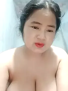 Offline BigBoobs186 on StripChat