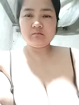 Offline BigBoobs186 on StripChat