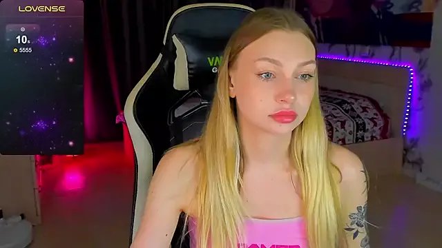 BiMolly on StripChat