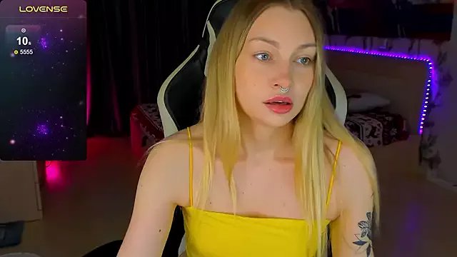 BiMolly on StripChat