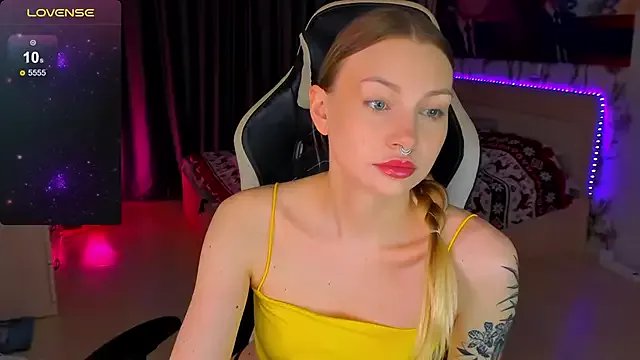 BiMolly on StripChat