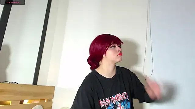 Bitsy_Messy on StripChat