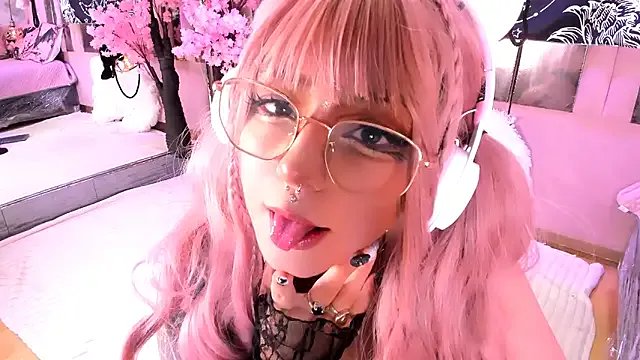 BizzyNoar — Candle wax on my tits and gag ball