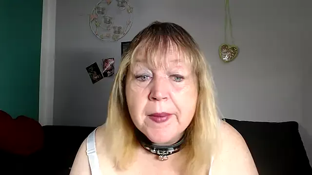 Offline Blasflittchen on StripChat