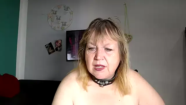 Offline Blasflittchen on StripChat