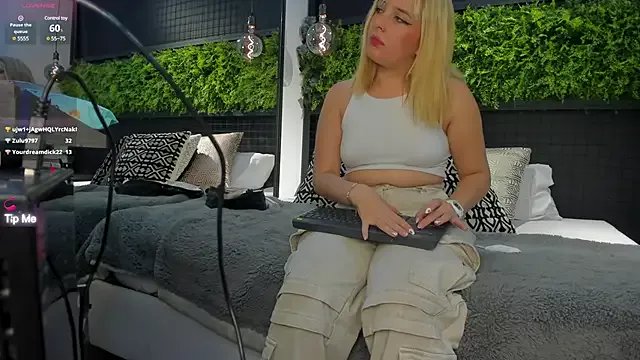 Blue_Angell on StripChat