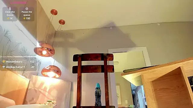 bonie_lov on StripChat