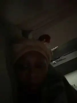 Bootyliciouse21X on StripChat