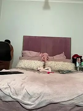 Bootyliciouse21X on StripChat