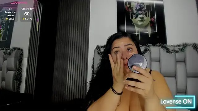 Bora_Lajuana on StripChat