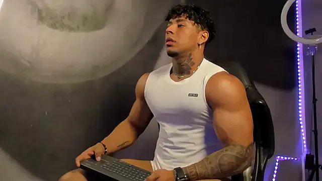 bradley_smith on StripChat