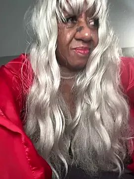 BreanaDivine on StripChat