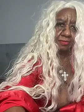 BreanaDivine on StripChat