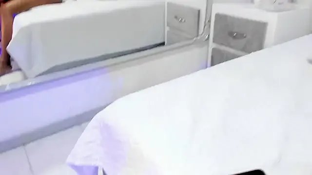 BrendaFernandez_ on StripChat