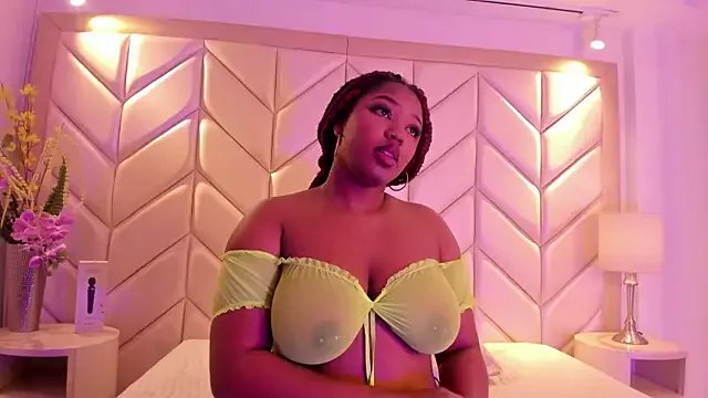 BrendaFernandez_ on StripChat