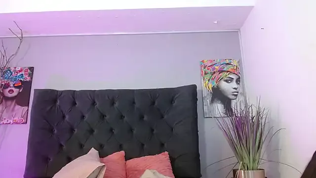 Offline BrithanySummer on StripChat