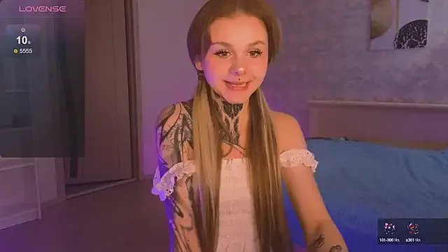 Britney_Lynch on StripChat