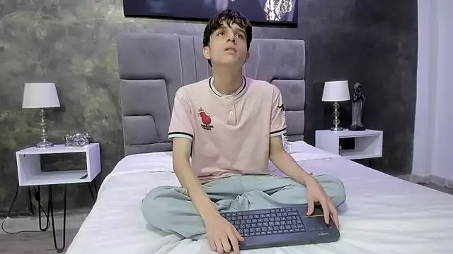 bruce_hans on StripChat