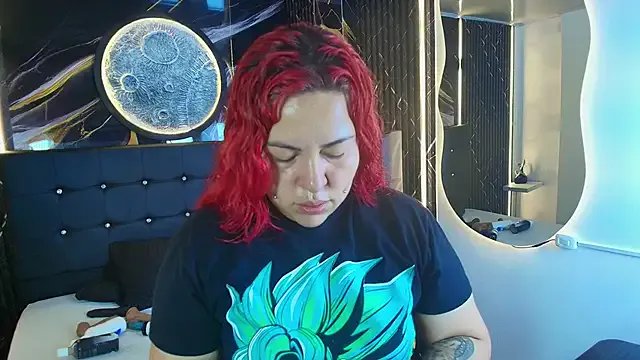 Bruja__Scarlata on StripChat