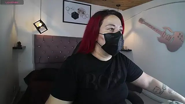 Bruja__Scarlata on StripChat