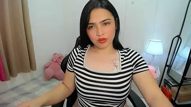 BubbbleButtDemi on StripChat