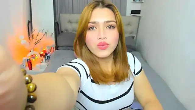 BubbbleButtDemi on StripChat