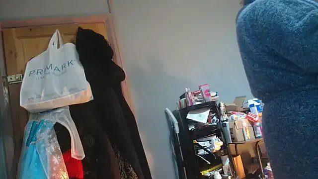 busty-bella1 — ass flash