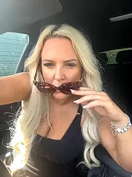 Bustyblondebabe32 — Quick Friday play anyone ?