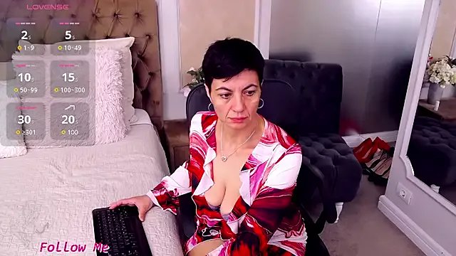 BustyPenellope on StripChat