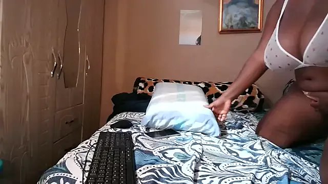 BusybooobsXXX3 on StripChat