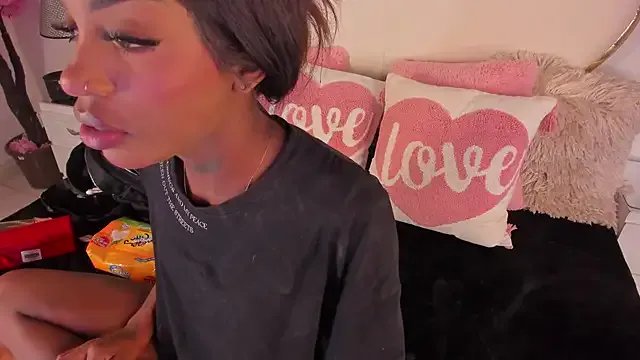 CahitlinBell on StripChat