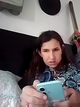 Cameron_puppy on StripChat