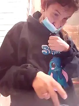 Cameron_puppy on StripChat