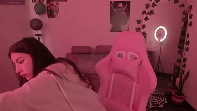 cami_mila9 on StripChat