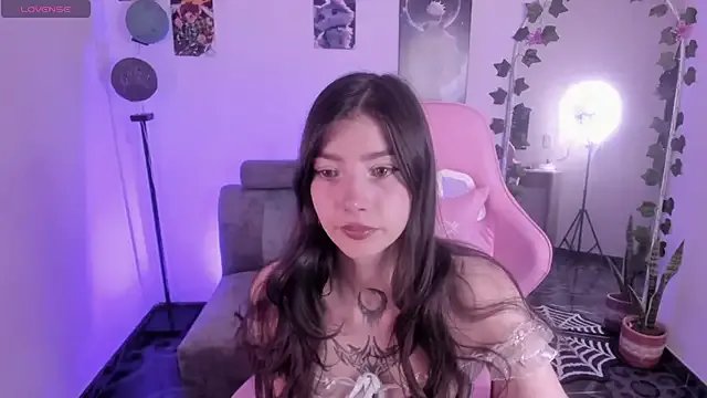 cami_mila9 on StripChat