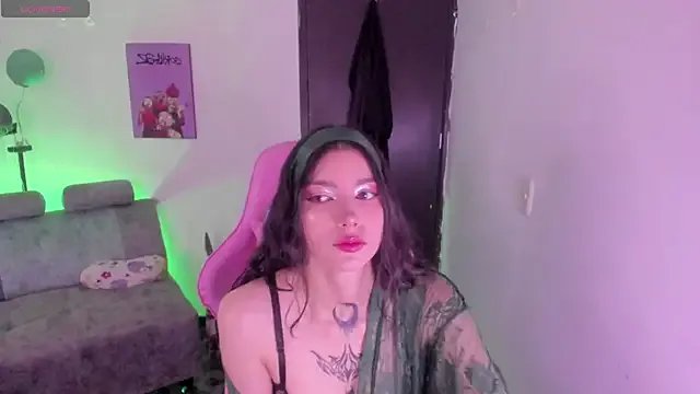 cami_mila9 on StripChat