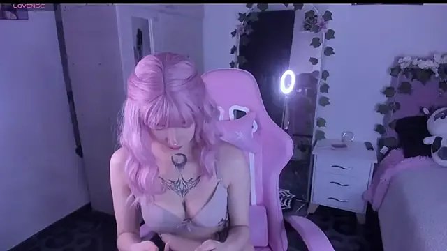 cami_mila9 on StripChat