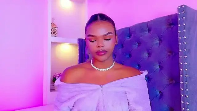 CamiEstrada on StripChat