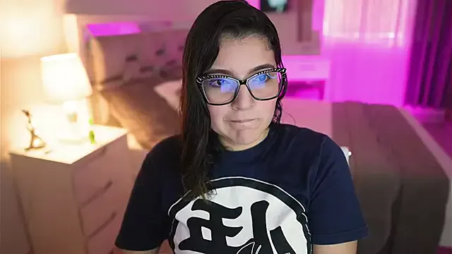 Offline Camilaa_bueno on StripChat