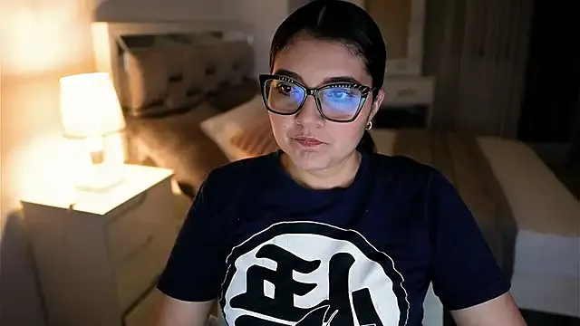 Offline Camilaa_bueno on StripChat