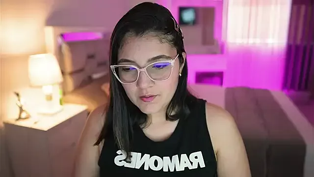 Offline Camilaa_bueno on StripChat