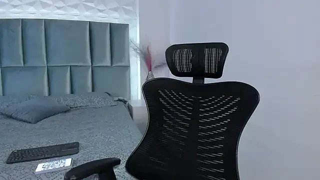 canelleGarces on StripChat