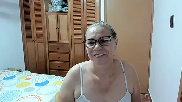 Offline Carlaa-69 on StripChat