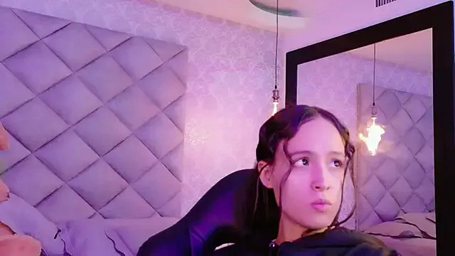 CARO_ADAMS1 on StripChat