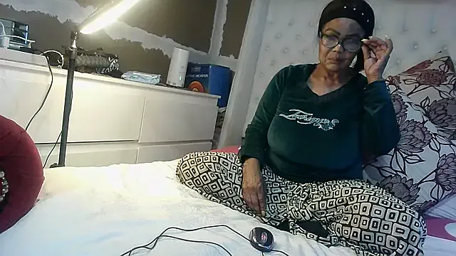 Offline Carocurvy on StripChat