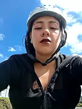 CAROLINE__07 on StripChat