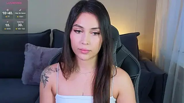 CarolineGuthrie on StripChat